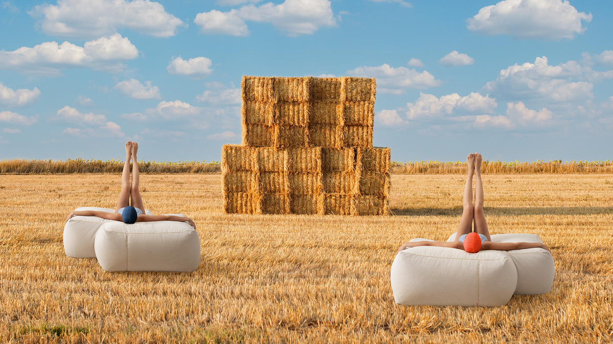Costuras XL Twin Ball Pouf, image: Diabla