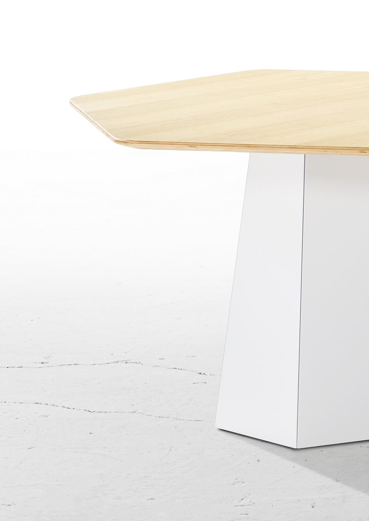 Derlot Hext Table