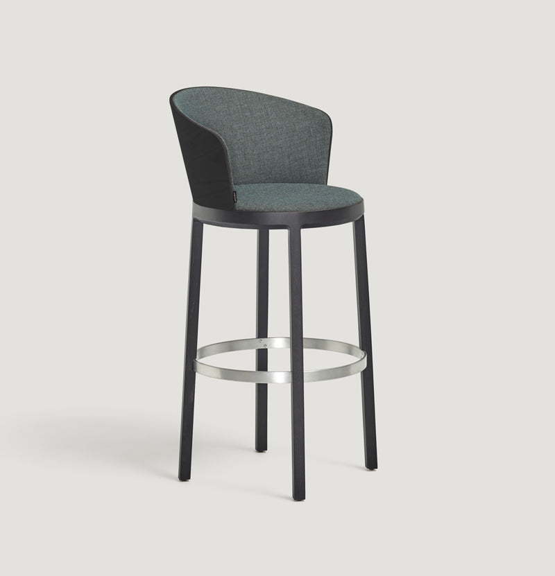 Capdell Aro Bar Stool, semi-upholstered backrest, image: Capdell