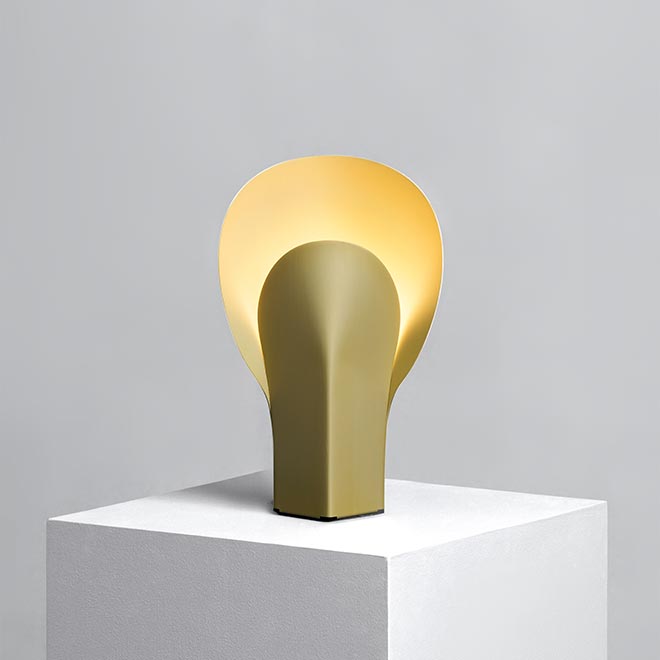 Plume Table Lamp | Photo: Rakumba