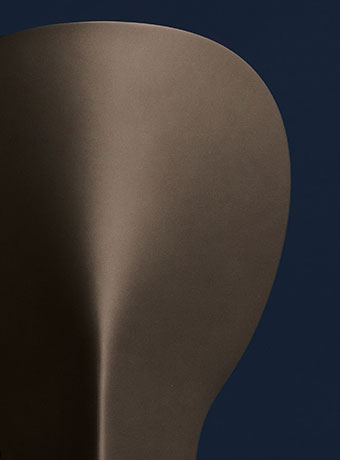 Plume Table Lamp - bronze | Photo: Rakumba