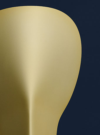 Plume Table Lamp - gold | Photo: Rakumba