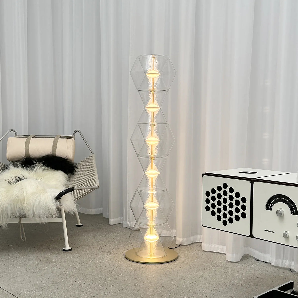 ARGYLE Floor Lamp - lounge | Photo: Rakumba