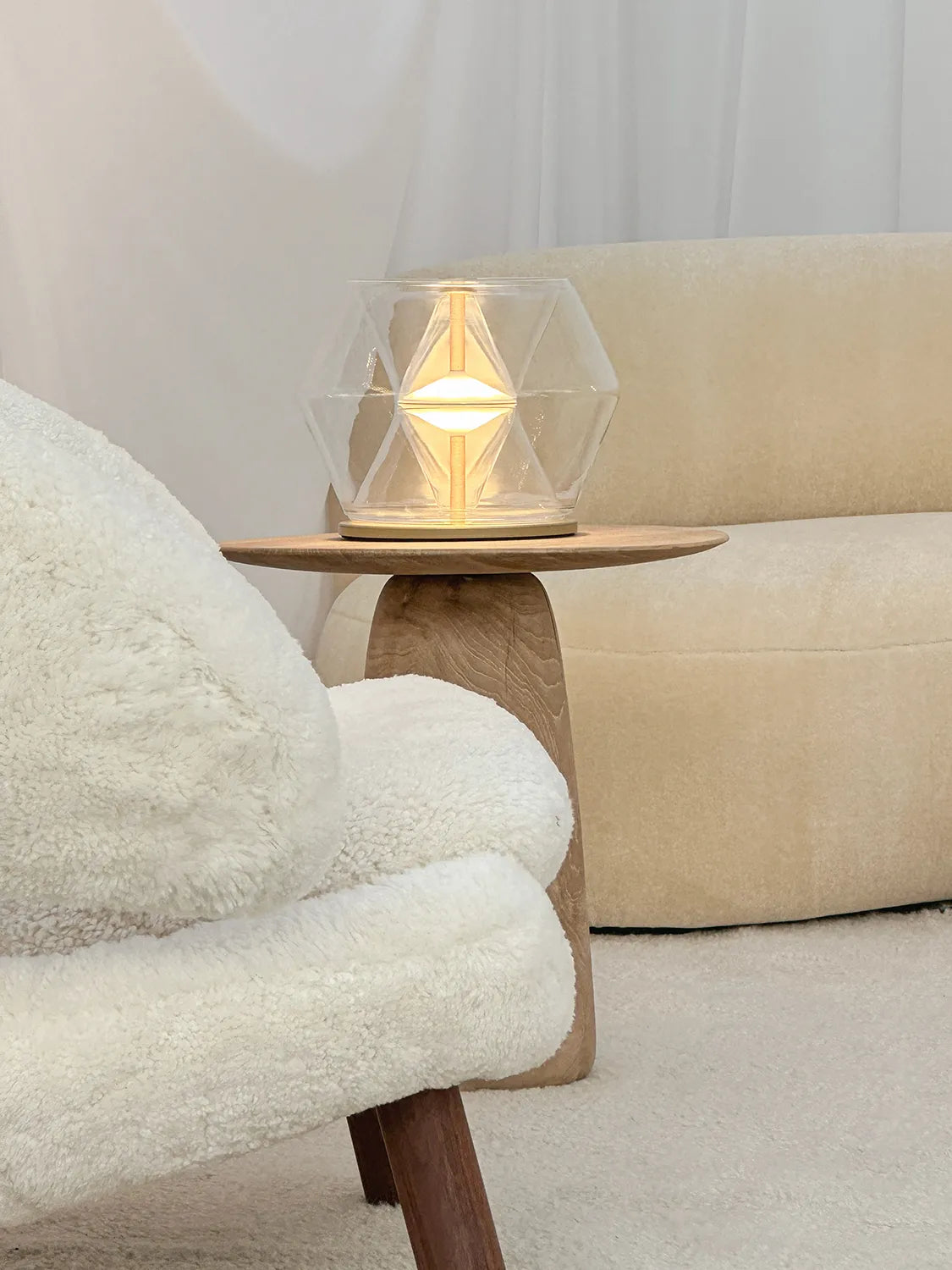 ARGYLE Table Lamp - side table | Photo: Rakumba