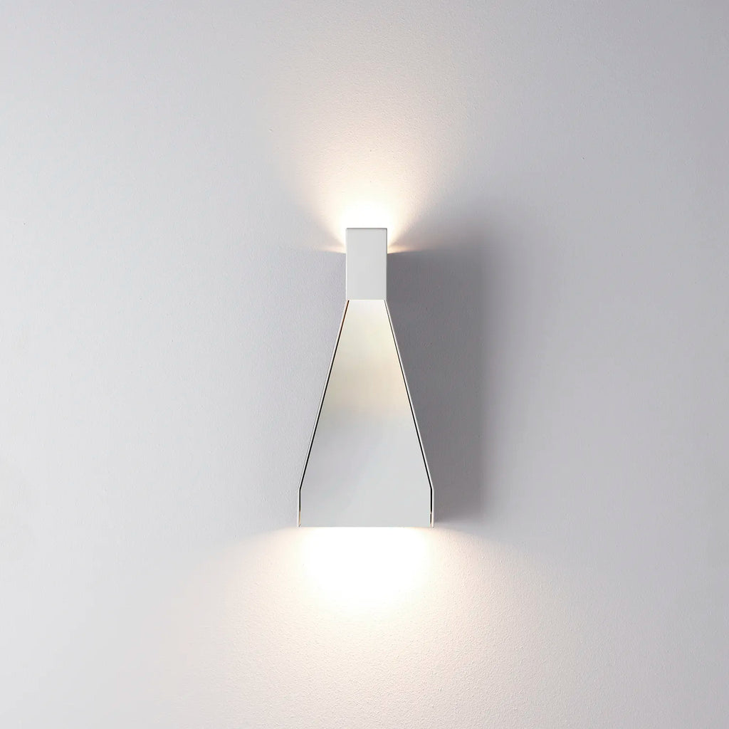 STANDLEY Wall - white | Photo: Rakumba