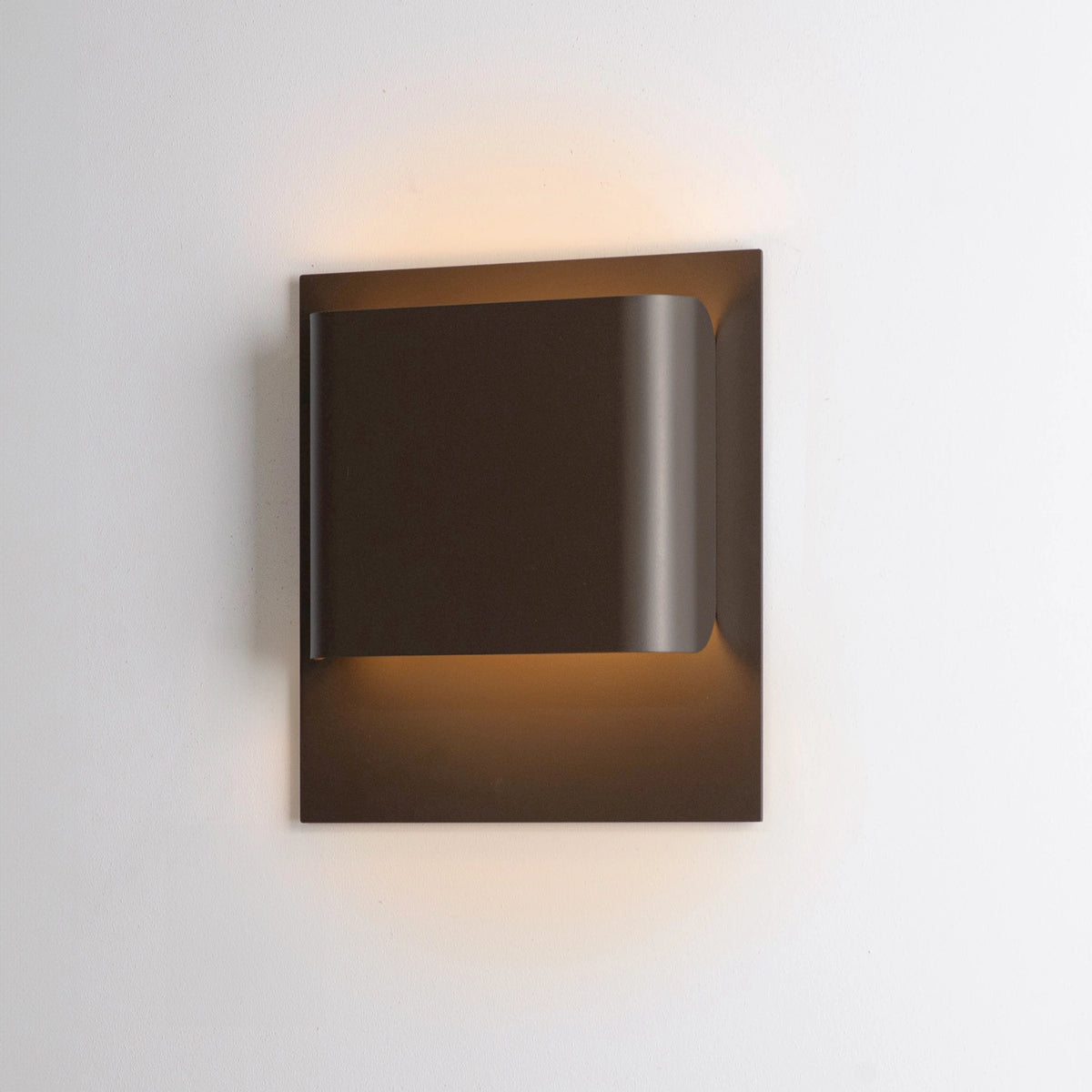 ELWOOD Outdoor Landscape - bronze, angled | Photo: Rakumba