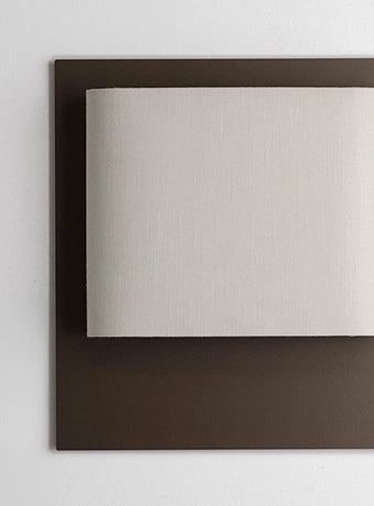 Elwood Wall Lamp Indoor Landscape - backplate finish | Photo: Rakumba