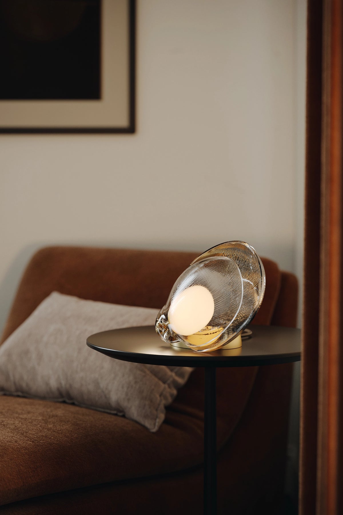 PETAL Table Lamp - lounge | Photo: Rakumba