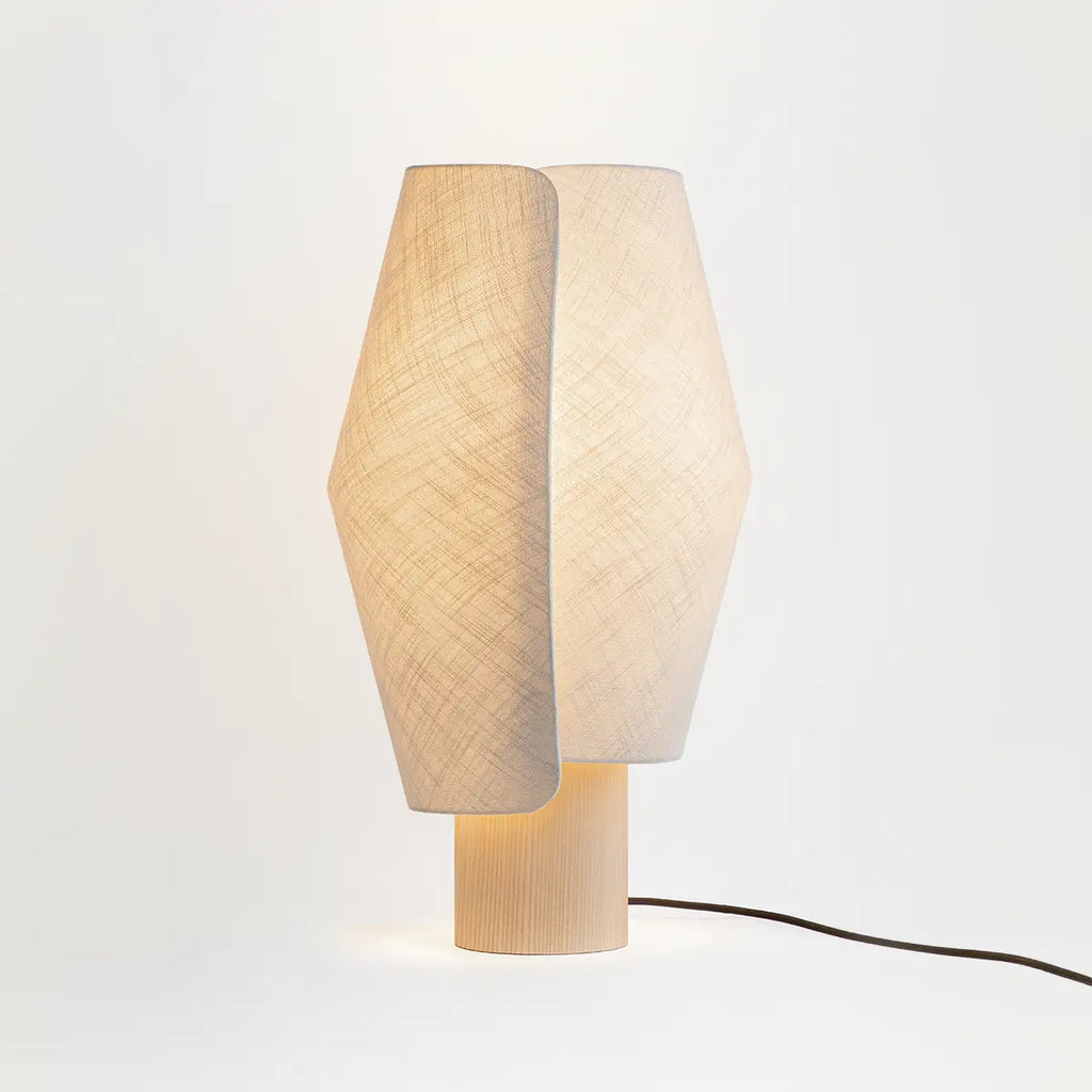 VOLUTE Table lamp | Photo: Rakumba