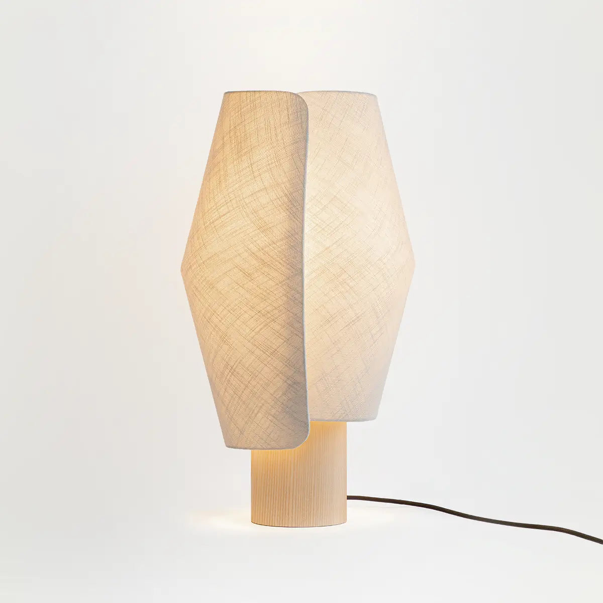 VOLUTE Table lamp | Photo: Rakumba