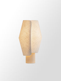 VOLUTE Table lamp - packshot | Photo: Rakumba