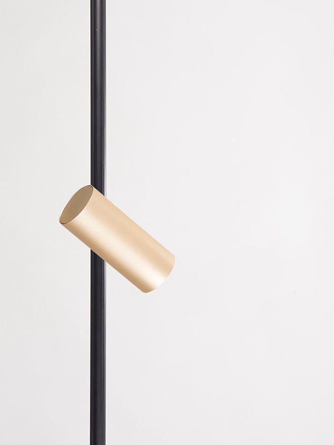 TYPOGRAPHY CILON Spot Sans - packshot | Photo: Rakumba