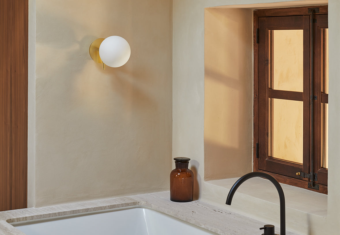 Atom Wall Lamp, image: Aromas
