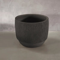 Domani Moya pot Natural Black large, image: Piet Boon