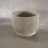 Domani Moya pot Natural White large, image: Piet Boon