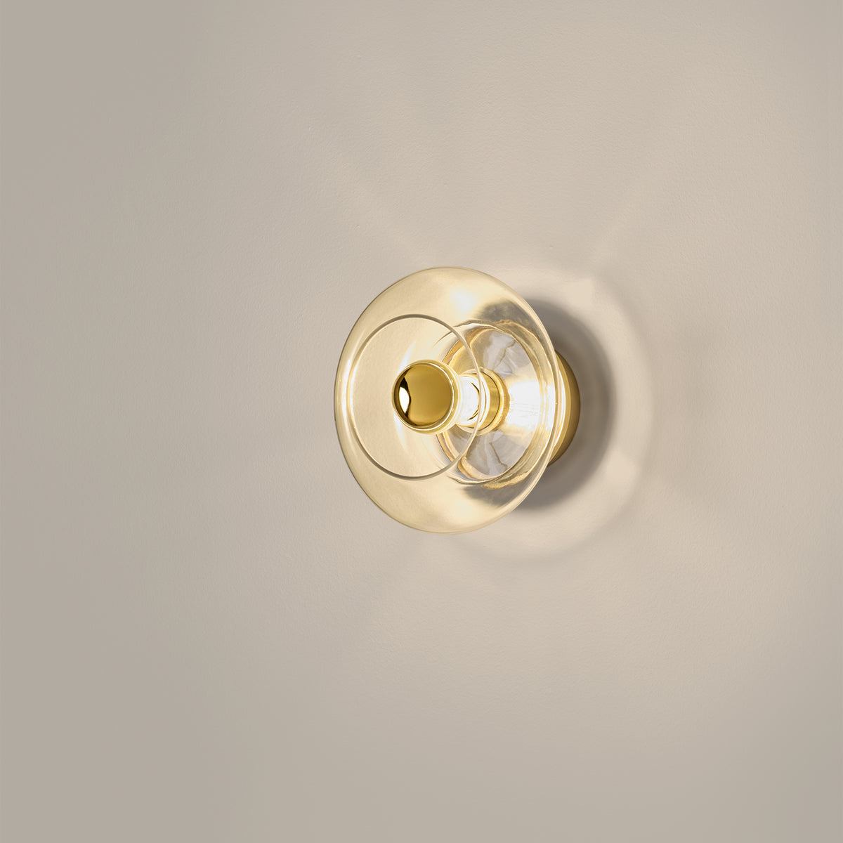 Vitree Wall Lamp, image: Aromas