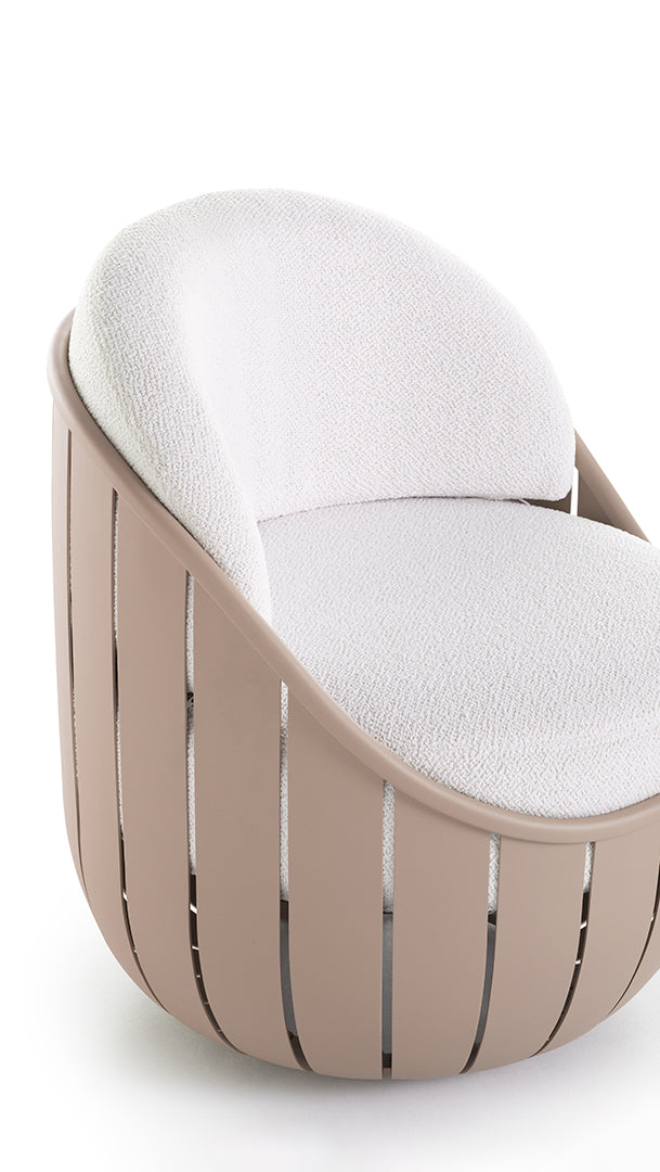 Gandia Blasco Arena Club Chair