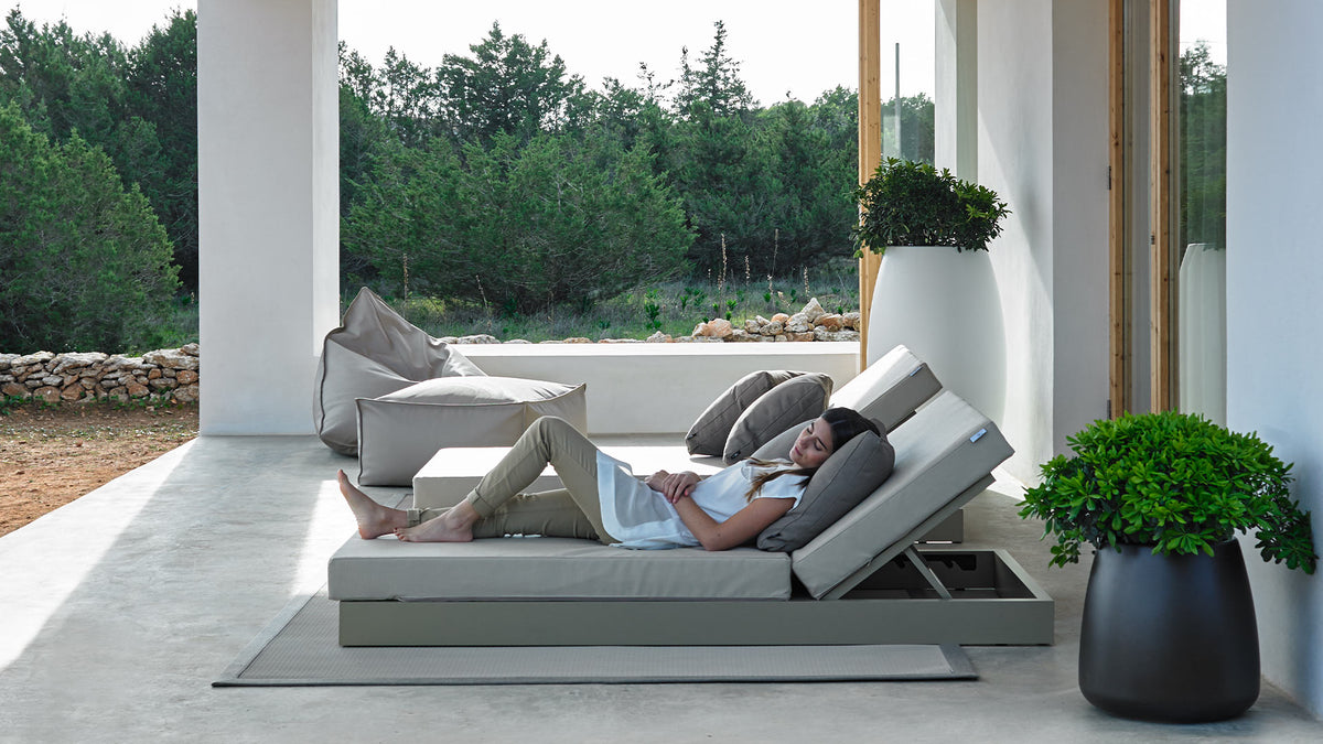 Chill Bed with Backrest, image: Gandia Blasco