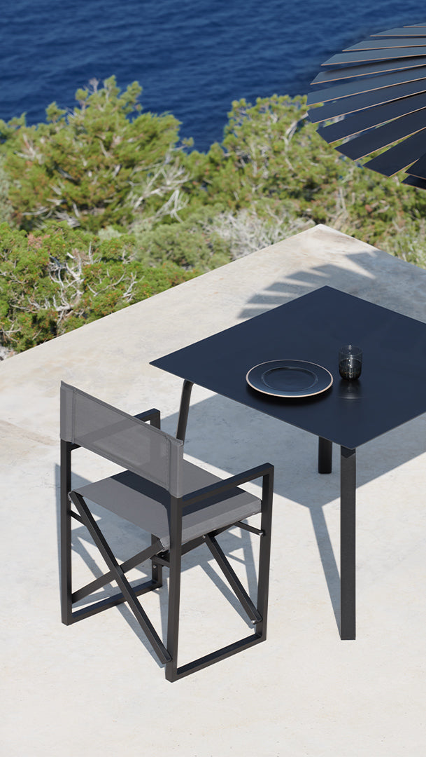 Clack! folding chair, image: Gandia Blasco