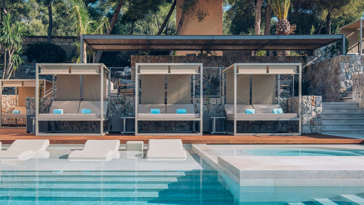 Elevated Daybed, image: Gandia Blasco