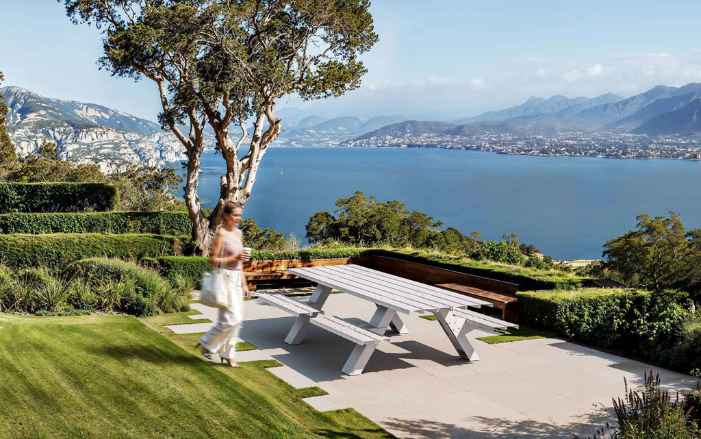 Derlot Mass Picnic Table