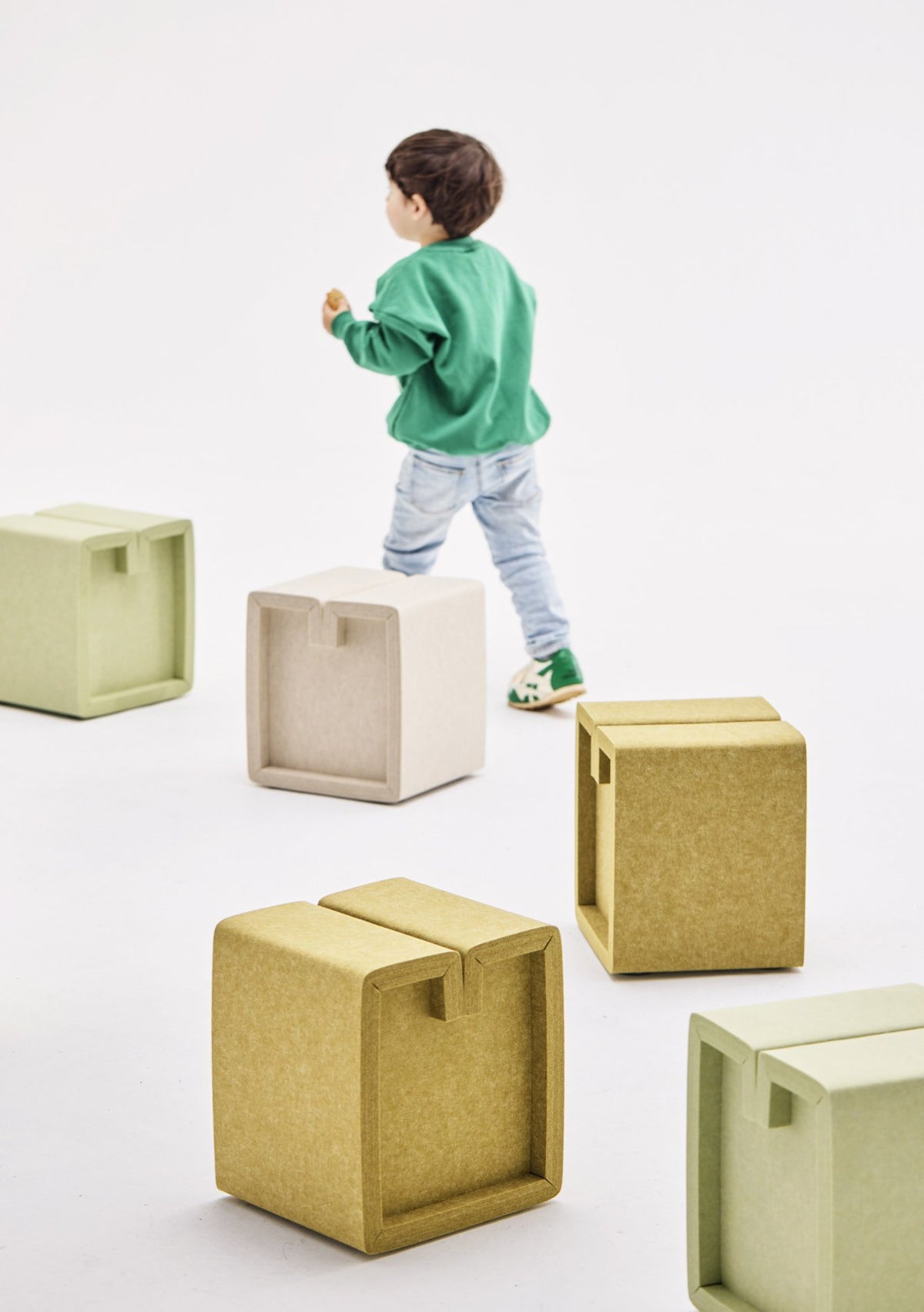 Derlot Plega Kids Stool