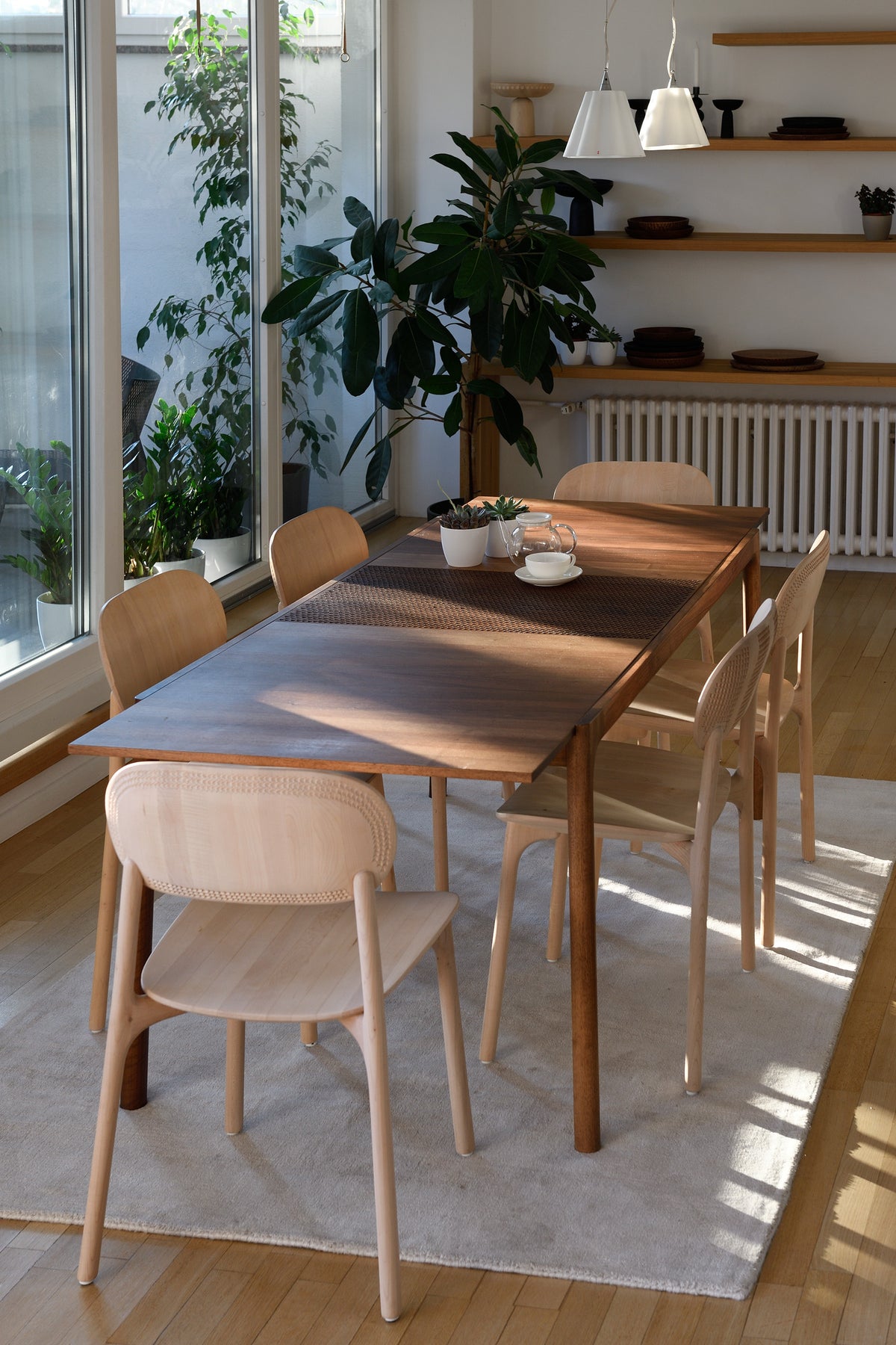 Zanat Unna Dining Table