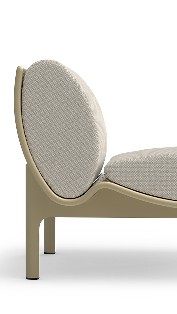 Gandia Blasco Dunne Lounge Chair with Table