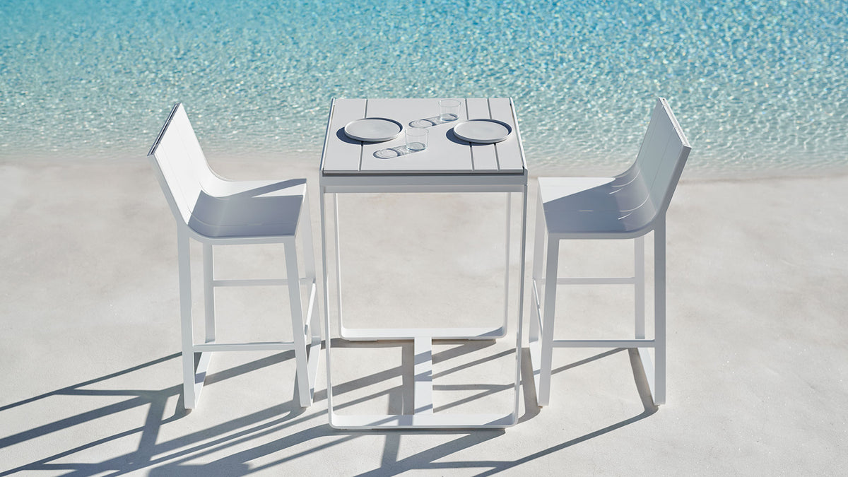 Flat Bar Table