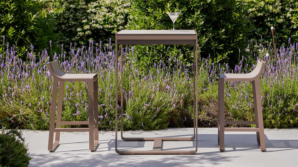 Flat Bar Table