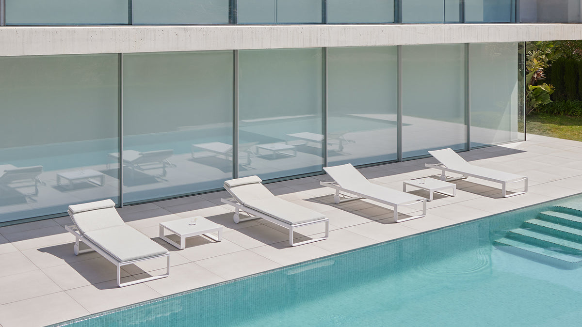 Flat Textil High Chaise Lounge