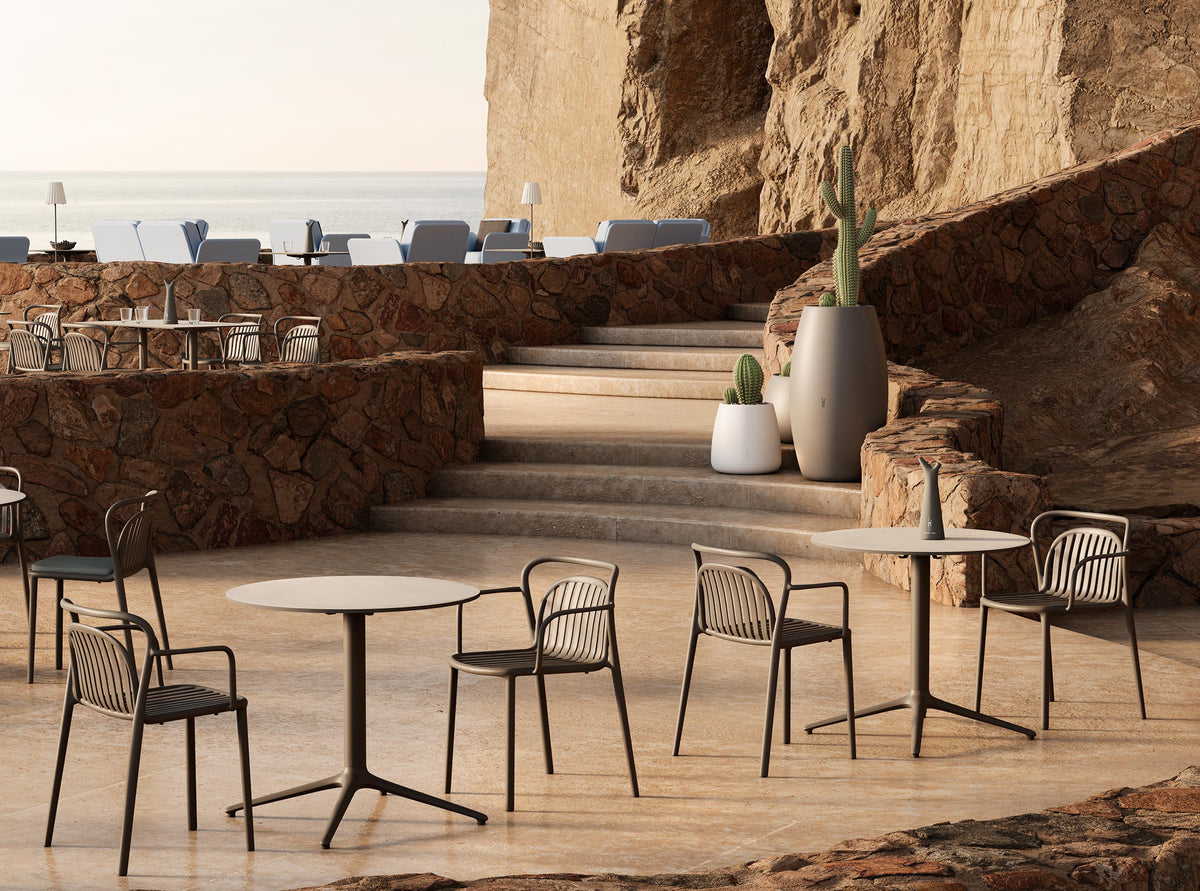 Harbor Dining Table by Diabla, image: Diabla