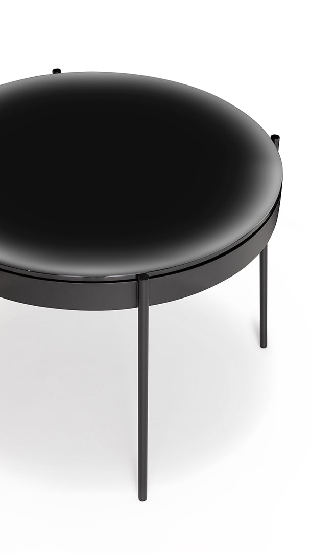 Iris coffee table, image: Gandia Blasco