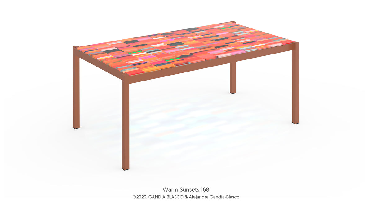 Iris dining table, image: Gandia Blasco