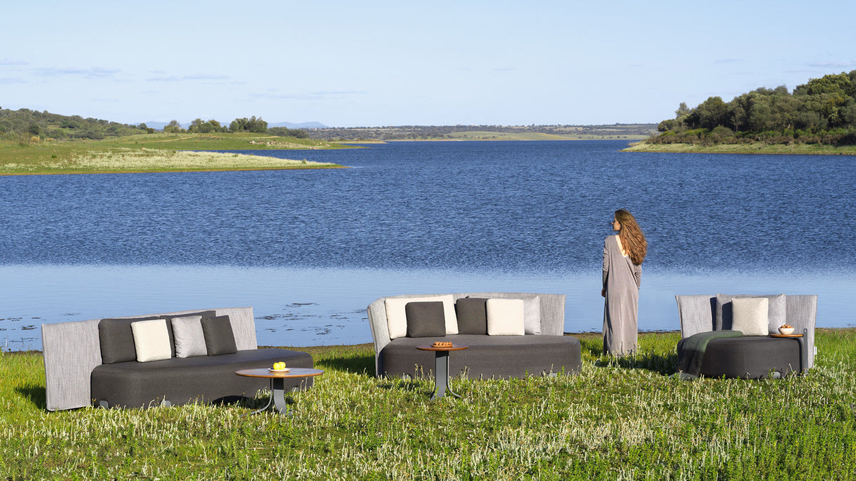 Isla coffee table, image: Gandia Blasco