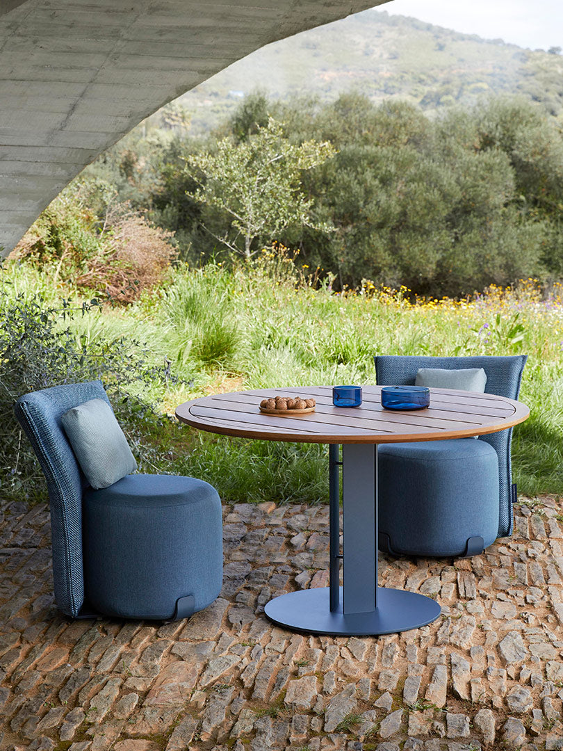 Isla dining table, image: Gandia Blasco