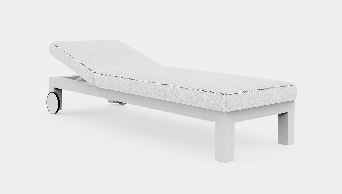Islablanca chaise lounge, image: Gandia Blasco