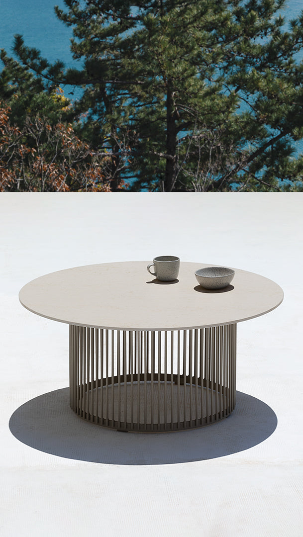 Corda low coffee table, image: Gandia Blasco