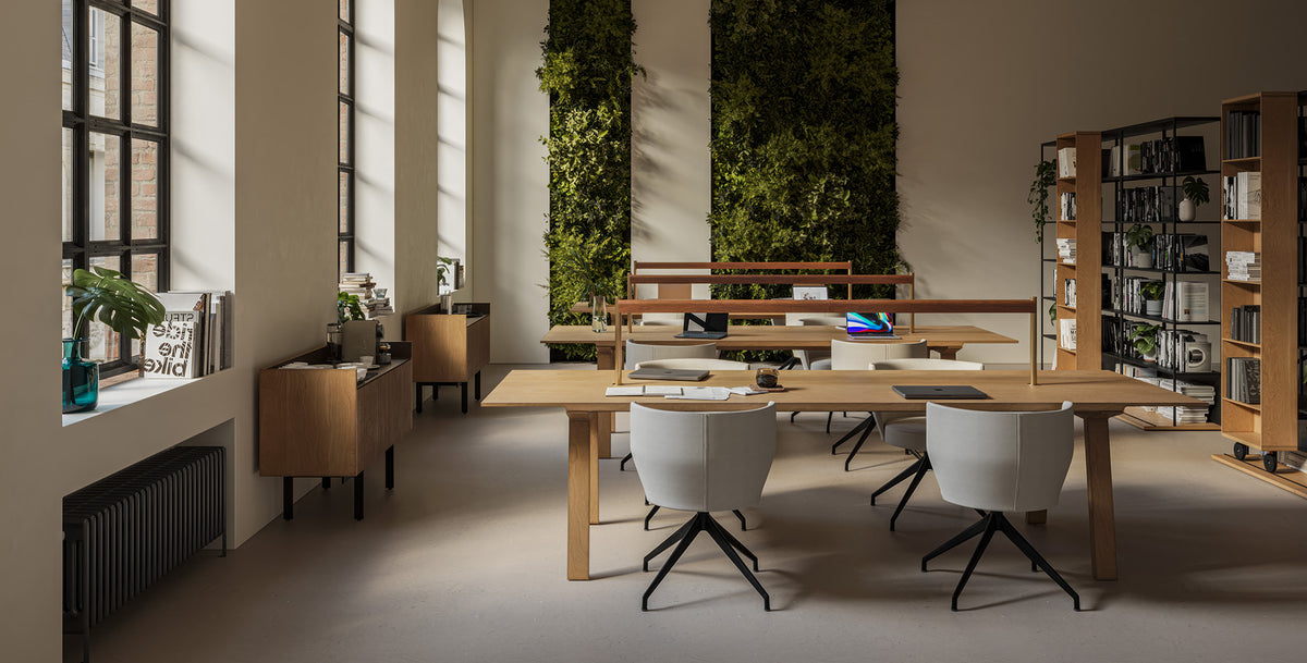 Punt Mitis Dining Table