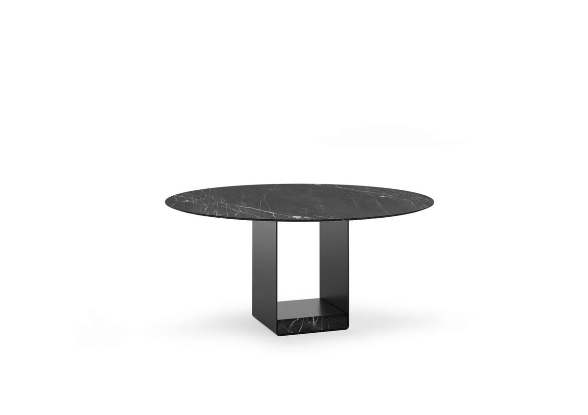 Punt Vacía Dining Table