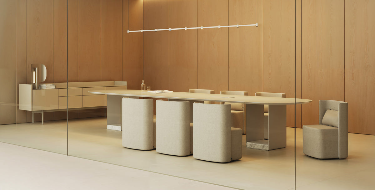 Punt Vacía Oval High Table