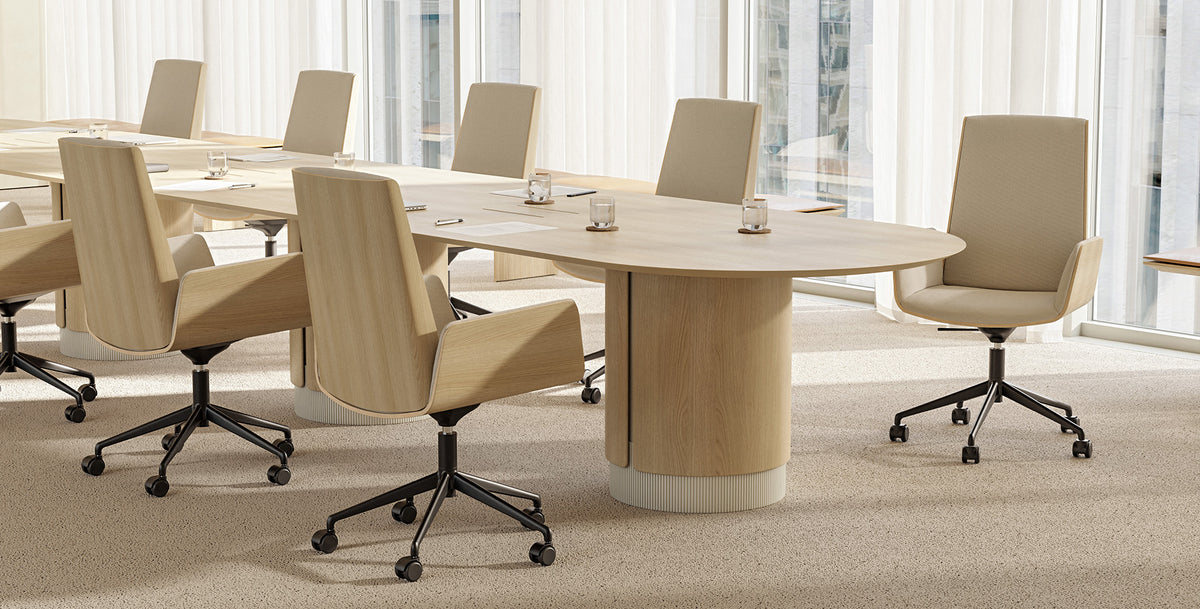 Punt Hug Executive Upholstered Chair