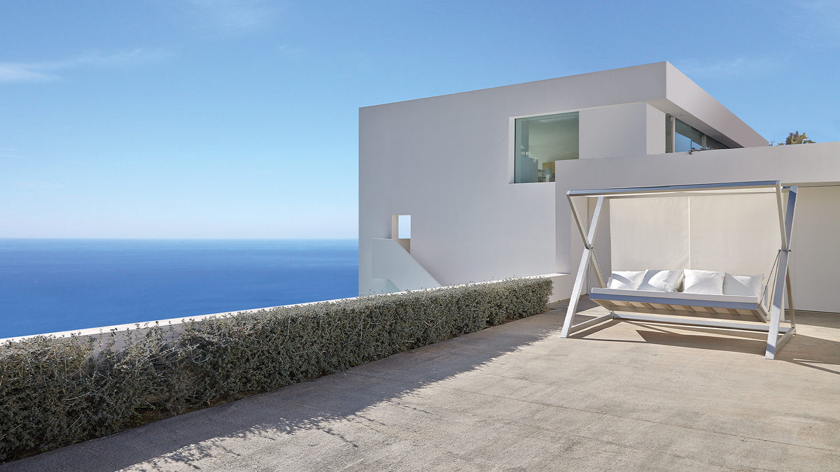 Nao-Nao Garden Swing, image: Gandia Blasco