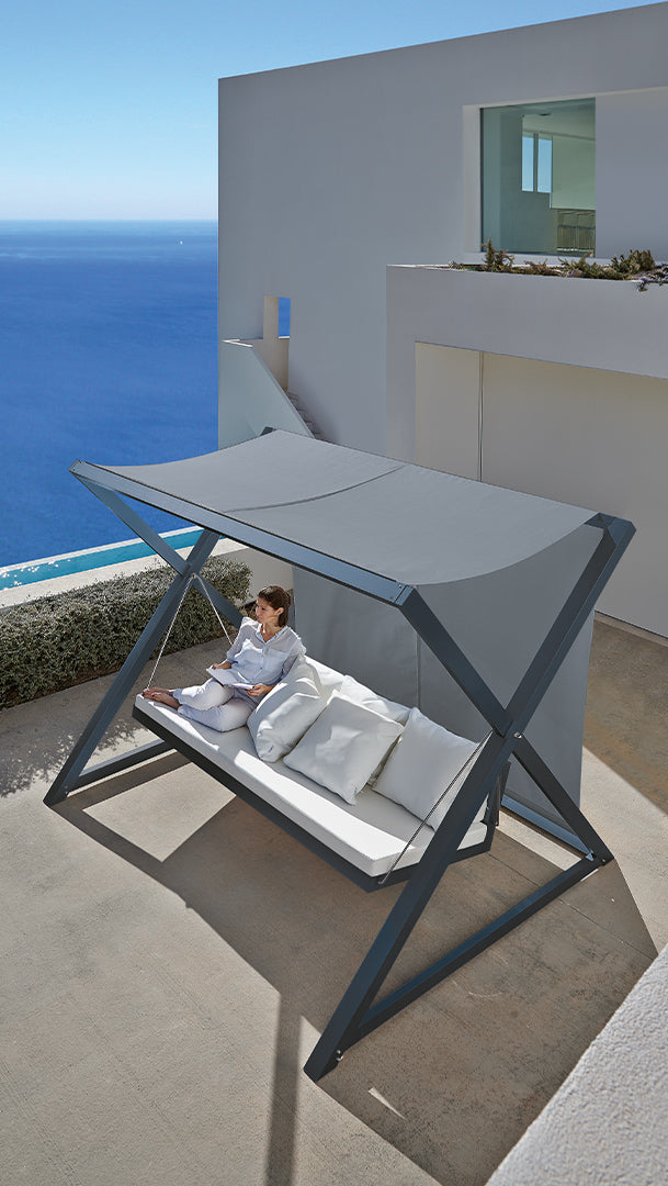 Nao-Nao Garden Swing, image: Gandia Blasco