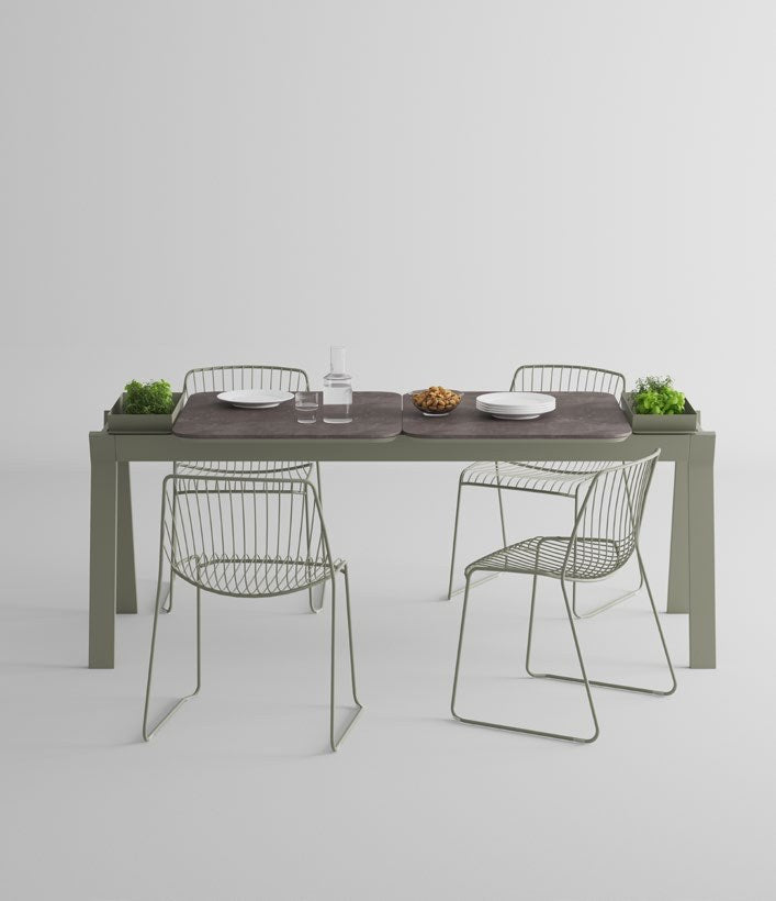 NUNC Ala outdoor table, Compact top with wire chairs