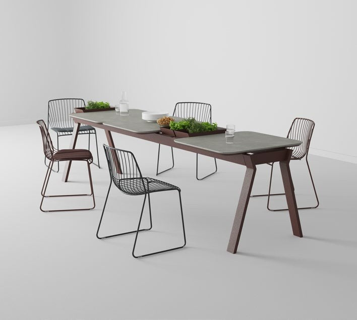 NUNC Ala outdoor table, Compact plates with containers