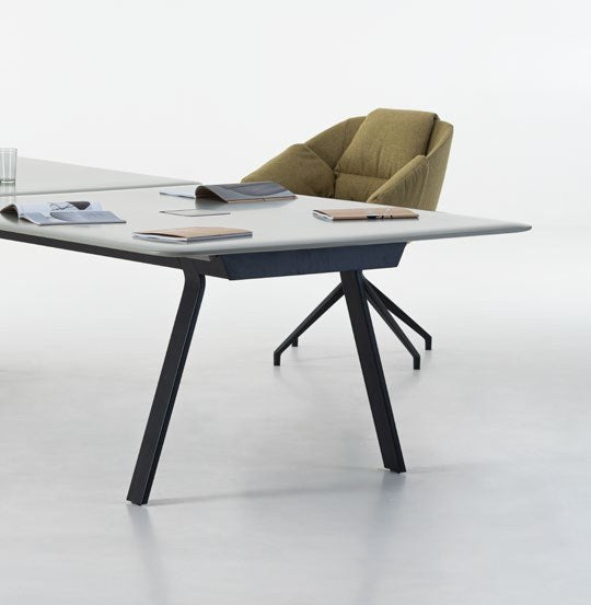 NUNC Ala conference table, detail of base and tabletop