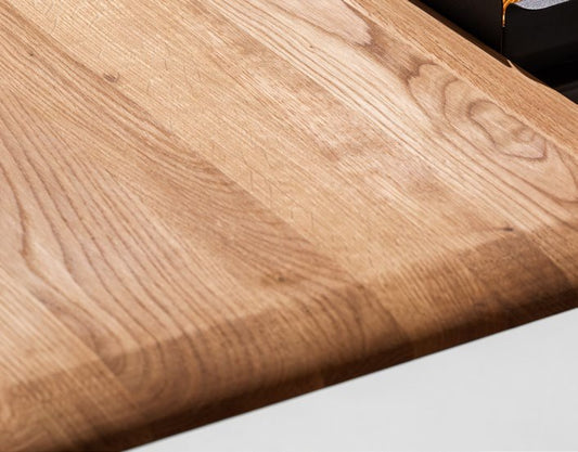 NUNC Ala table plate, solid oak plate detail