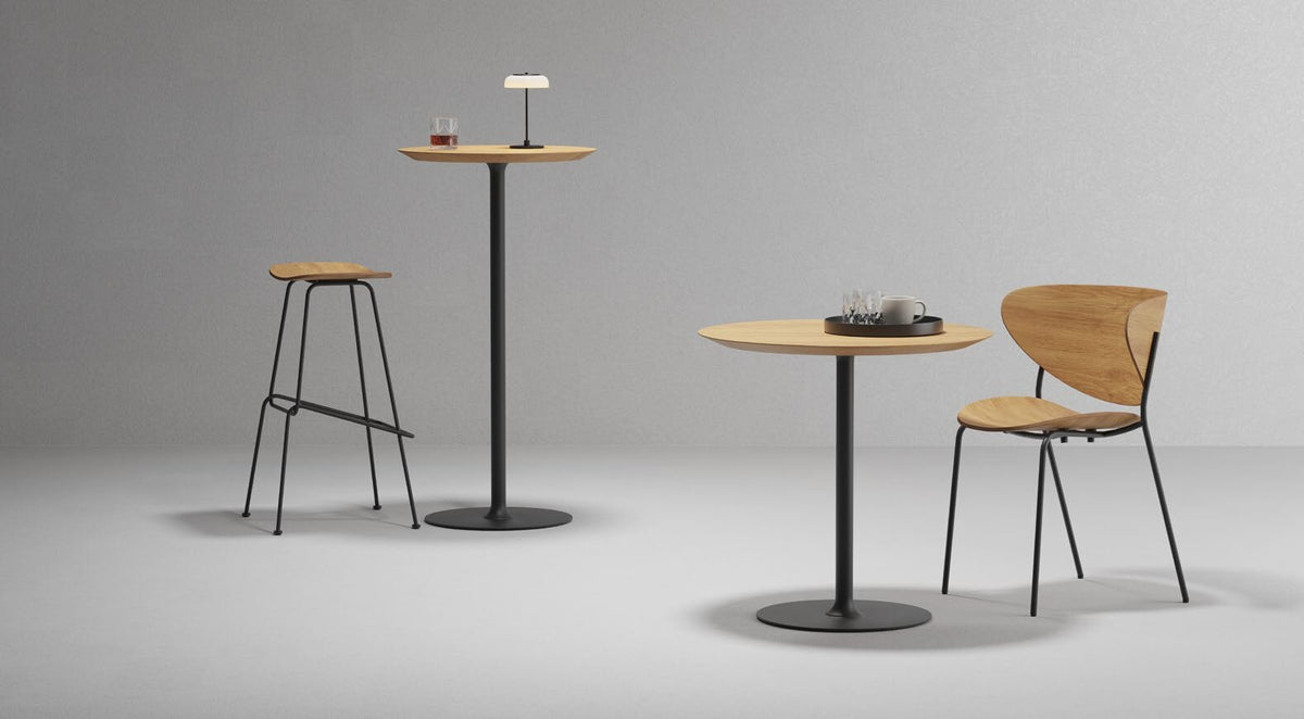 NUNC Jaro bar table, shown with a Jaro bistro table