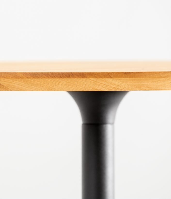 NUNC Jaro bar table, conical connector detail